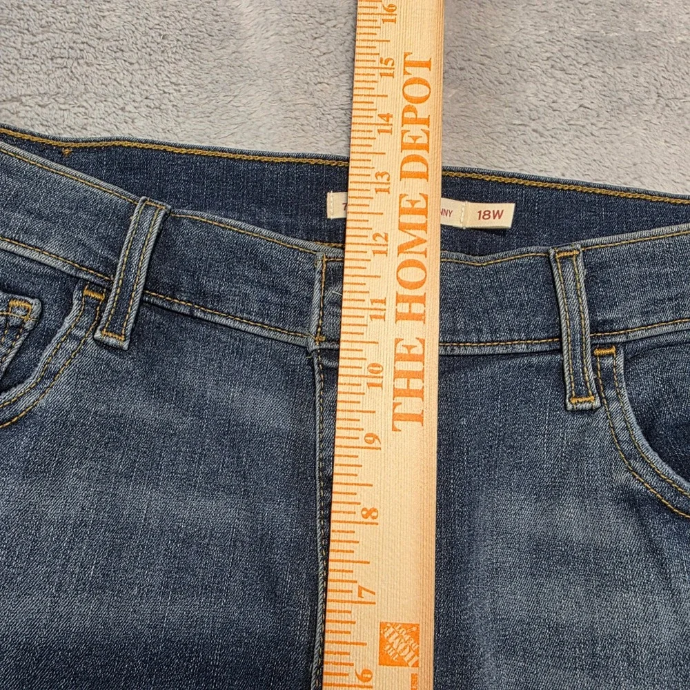 Levi's Women 18W M Blue 720 High‎ Rise Pants Super Skinny Distressed Jeans